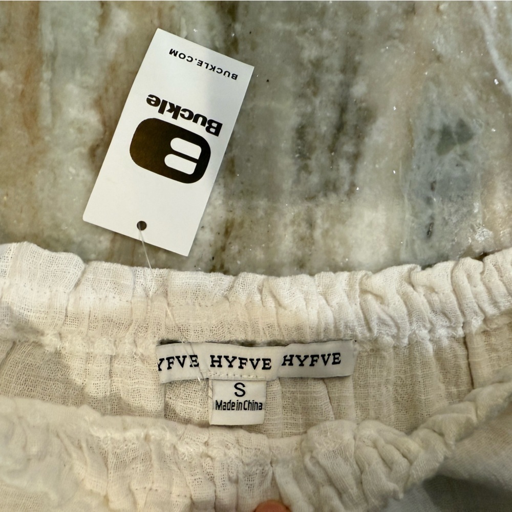 NWT Women’s HYFVEOff The Shoulder Linen Blend White Top- Size Small. - Picture 5 of 6